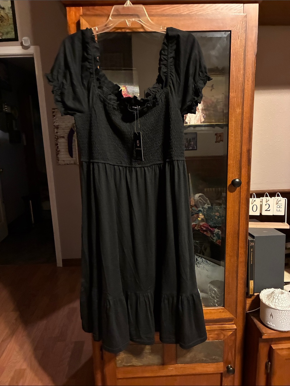 Women’s XXL Black Smocked Puff-Sleeve Dress